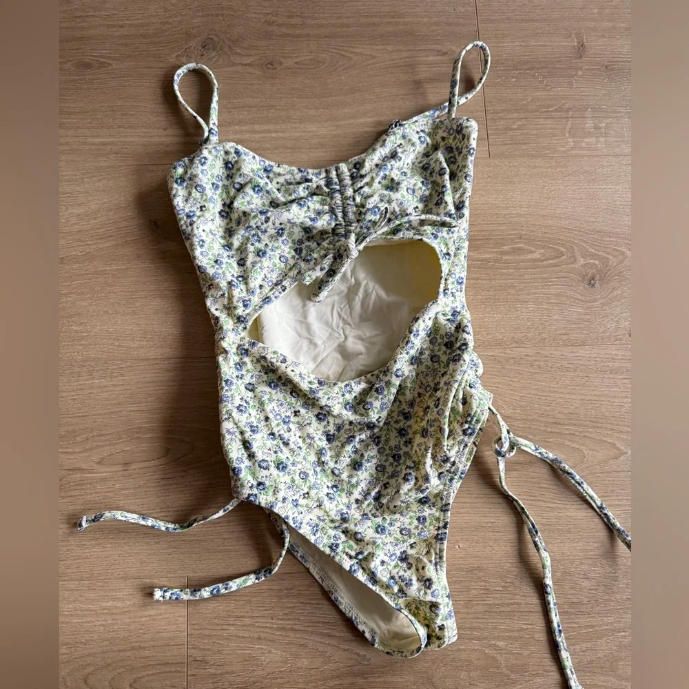 NWT Topshop cut-out swimsuit in blue ditsy floral Sz 4.